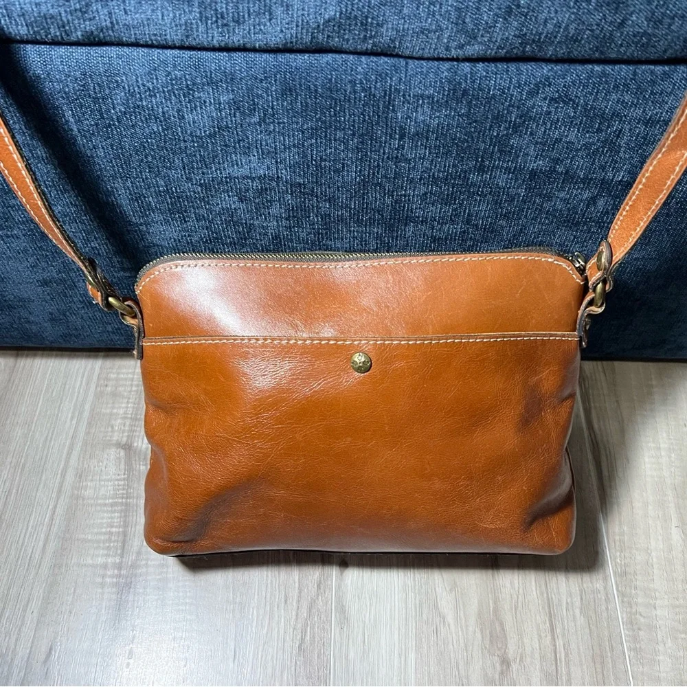 Patricia Nash Brown Crossbody Bag with Vintage Leather Finish - Picture 2 of 14